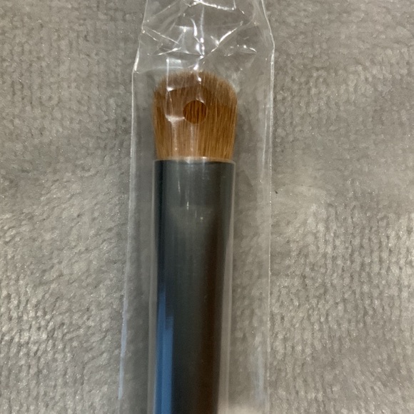 NARS Small Eyeshadow Brush #50 - Picture 3 of 5